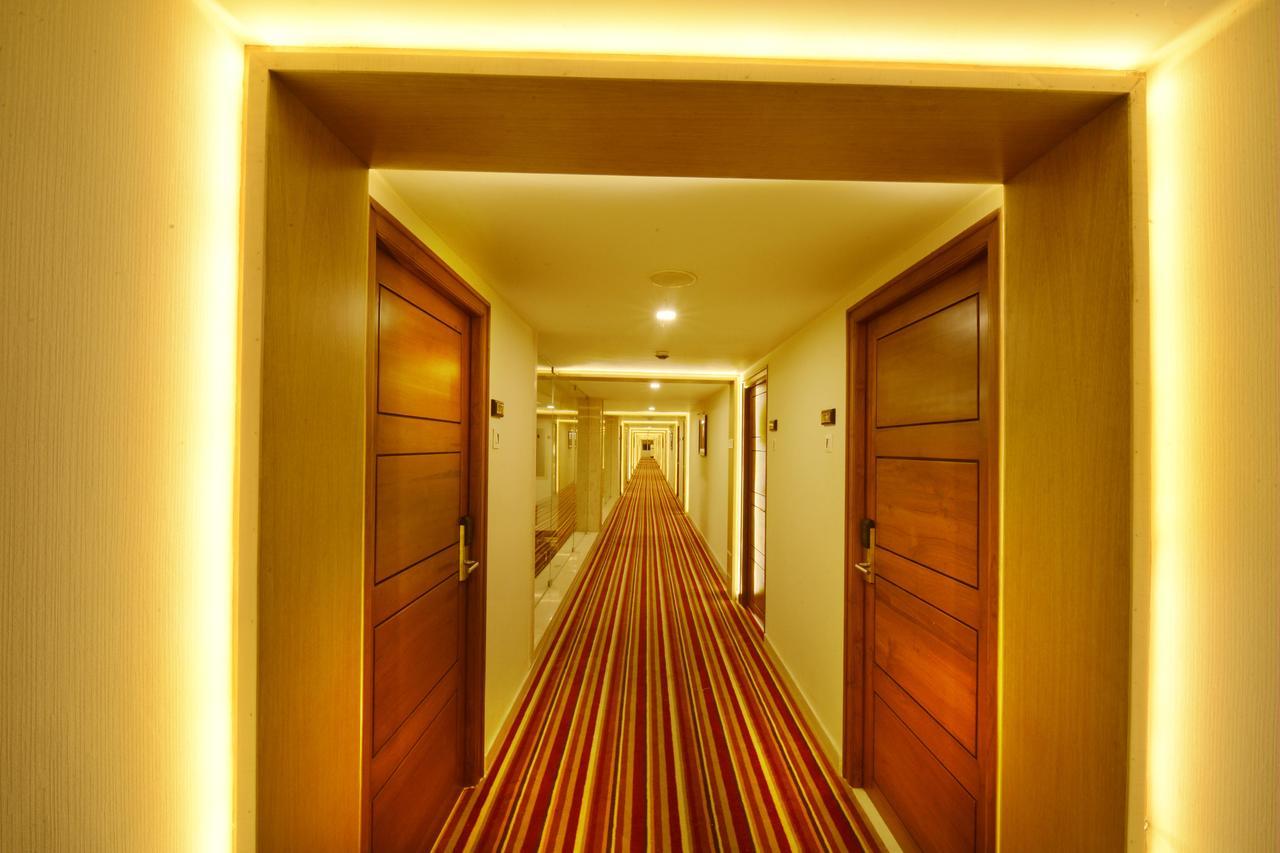 Hotel Mahi'S Gateway Kojambuttúr Kültér fotó