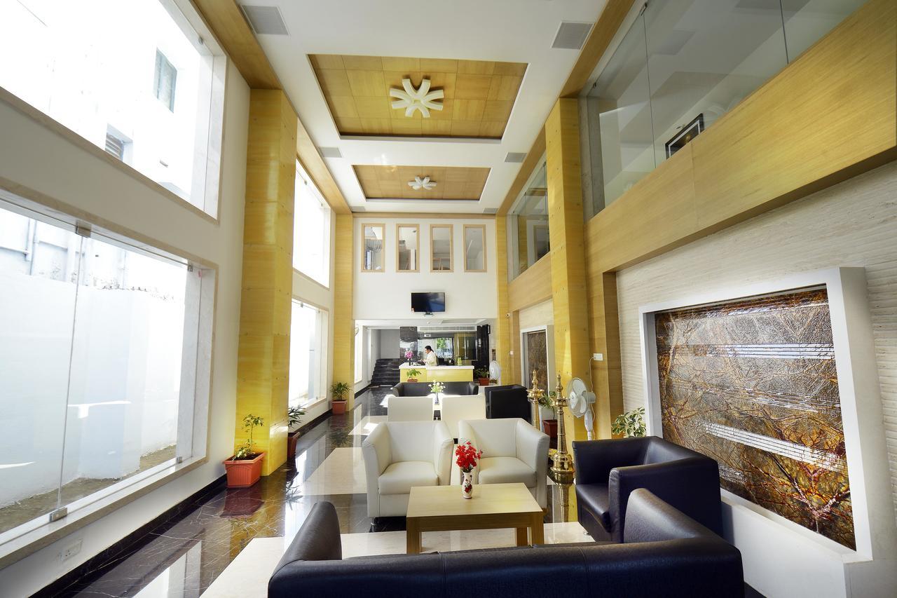 Hotel Mahi'S Gateway Kojambuttúr Kültér fotó
