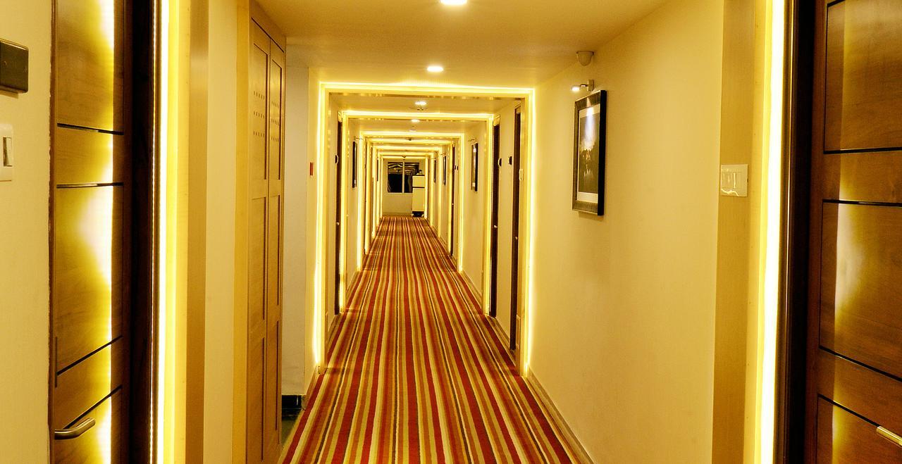 Hotel Mahi'S Gateway Kojambuttúr Kültér fotó
