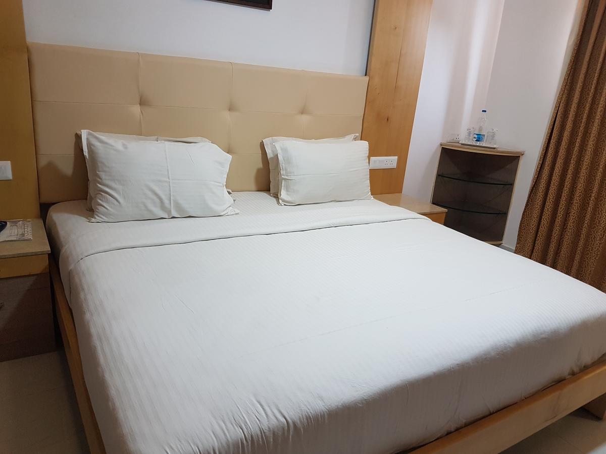 Hotel Mahi'S Gateway Kojambuttúr Kültér fotó