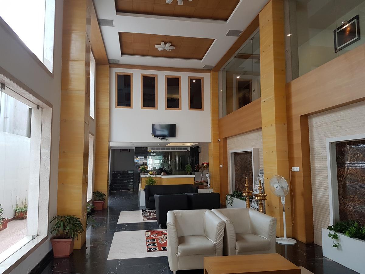 Hotel Mahi'S Gateway Kojambuttúr Kültér fotó